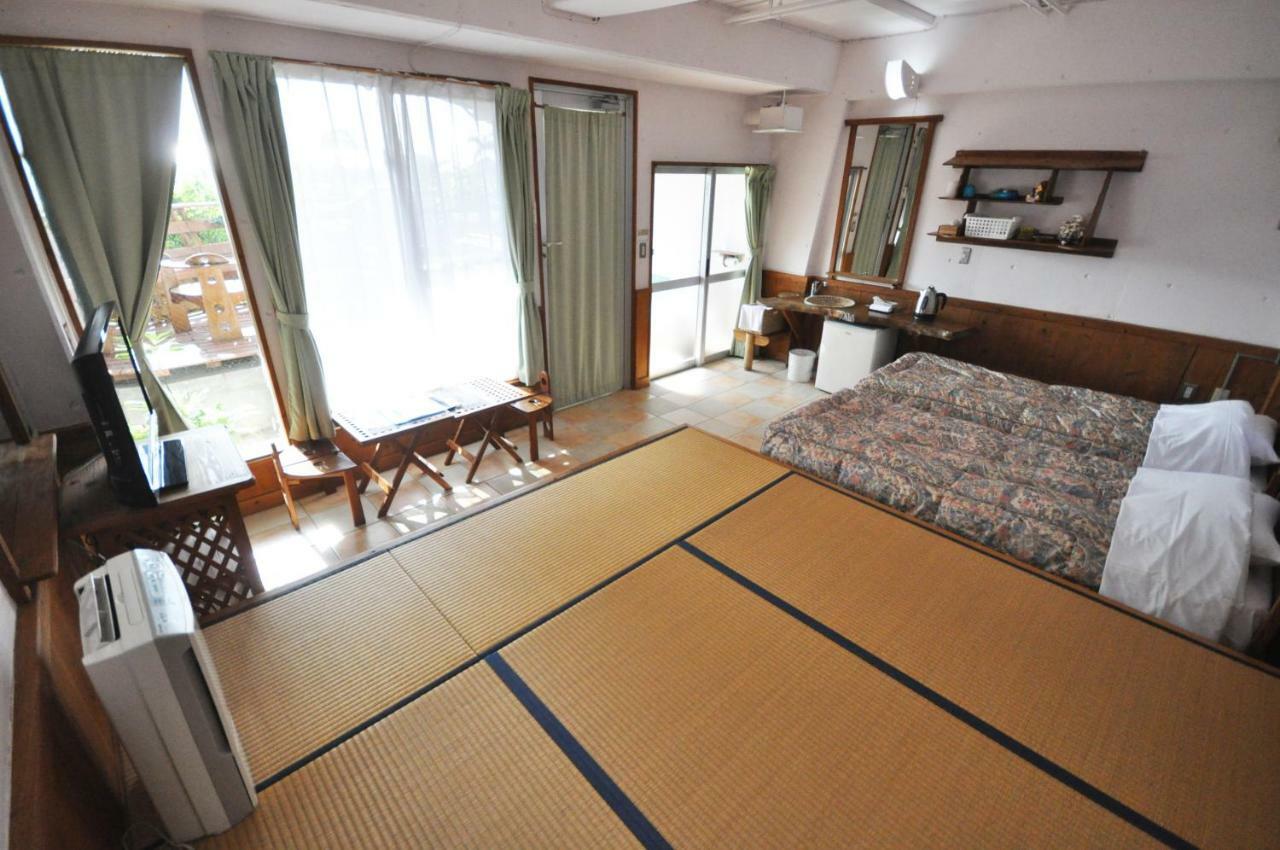 Buzz Resort Onna Buitenkant foto